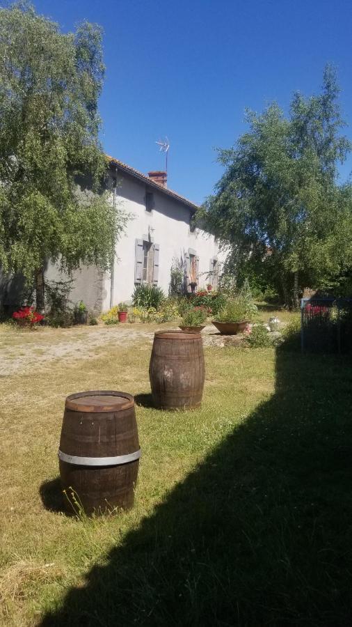 Chambres Et Gite Dans Un Lieu Calme Et Champetre Gourge Les Grippeaux Proche Parthenay 外观 照片