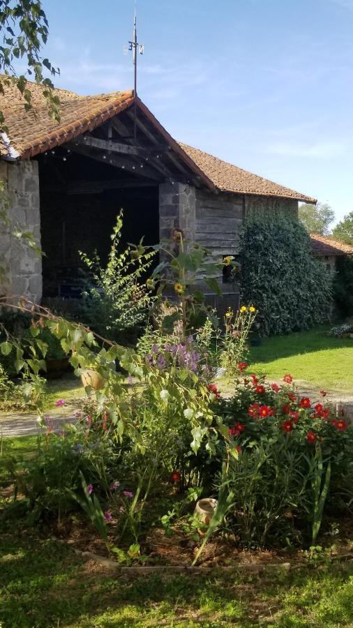 Chambres Et Gite Dans Un Lieu Calme Et Champetre Gourge Les Grippeaux Proche Parthenay 外观 照片