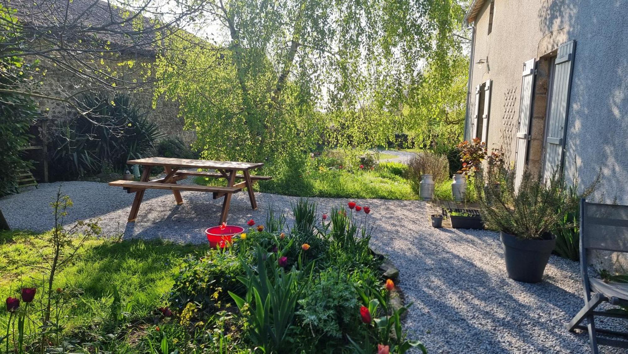 Chambres Et Gite Dans Un Lieu Calme Et Champetre Gourge Les Grippeaux Proche Parthenay 外观 照片